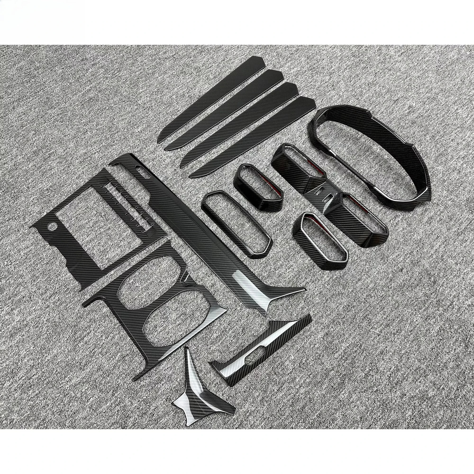 Dry Carbon Fiber Stick Cover Interiors Kit ( 14 Piece) for Lambo URUS 2018-2019 Carbon Interior Cover Kits Car Body Parts