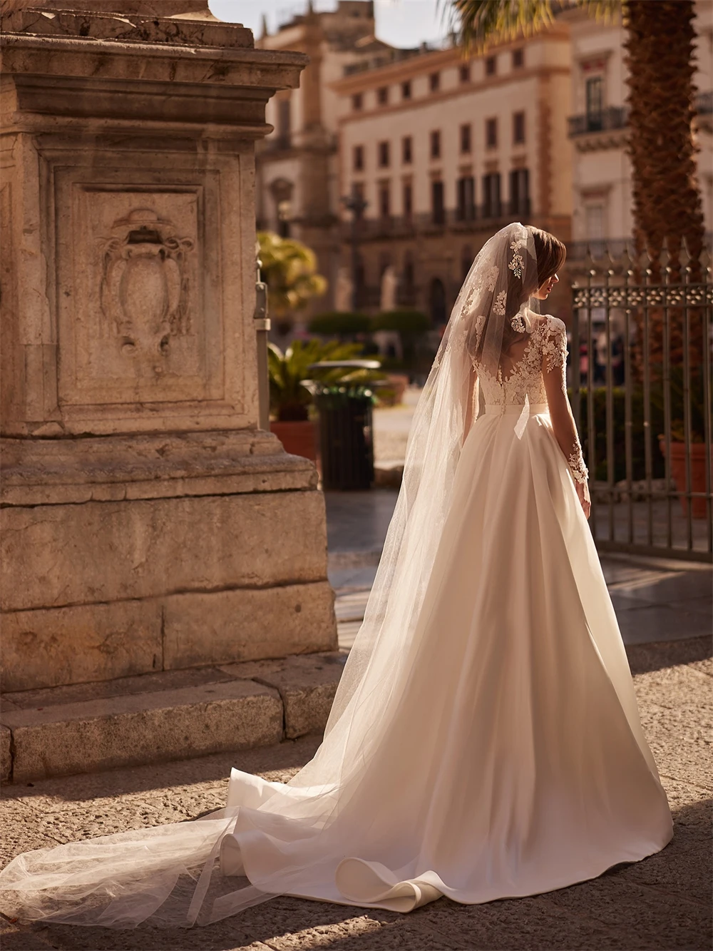 

Customized Elegant White Satin Wedding Dress Formal Sweetheart Long Sleeves Bridal Gowns Soft A-Line Court Train Robe de mariée