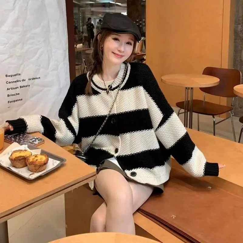 

Korean Retro Striped Sweater Women's New Lazy Style Loose and Gentle Outerwear Knitted Cardigan Top