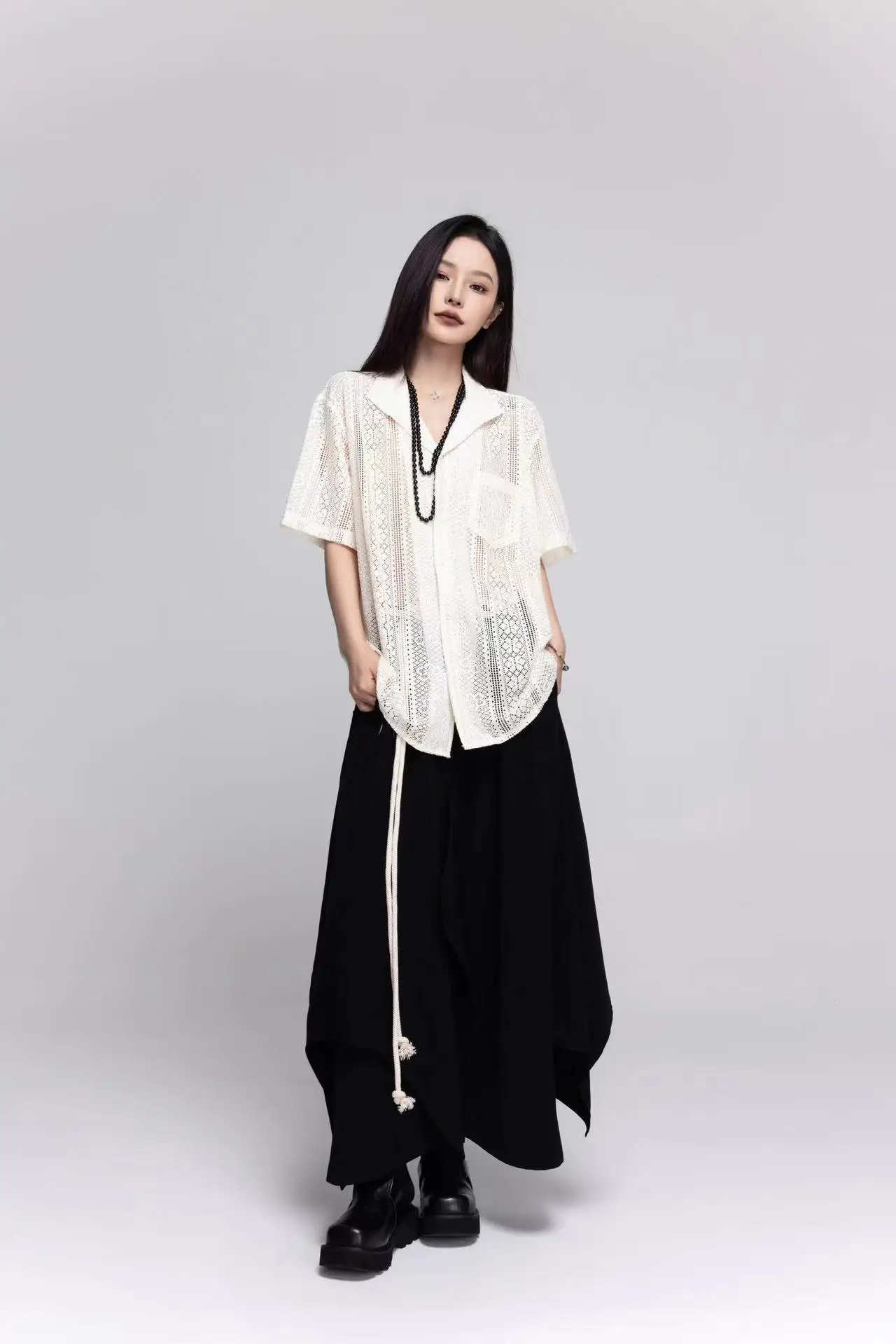 2025 Summer Thin Retro Breathable Hollow Lace Leisure Sunscreen Shirt Black White Short Sleeve Turn-down Collar Versatile Top