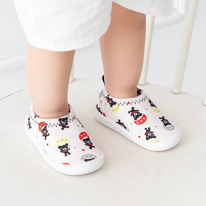 Baby Peuter Schoenen Zachte Bodem Ultra-Lichte Zool Kinderen Doek Cover Schoenen Cartoon Antislip Schoen Jongens En Meisjes een Twee Jaar