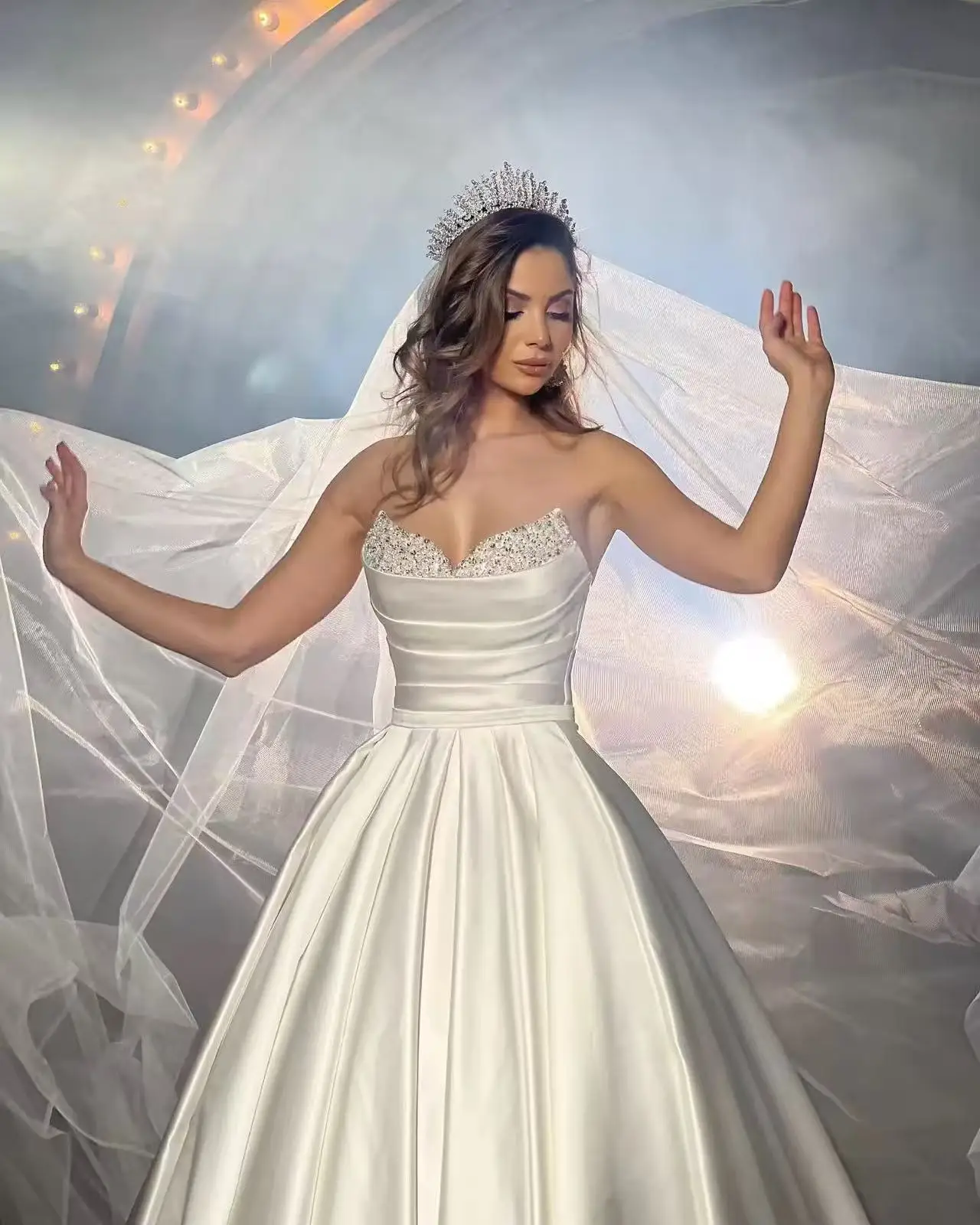 Luxury 2025 Wedding Dresses A Line Woman's Sexy Sequined Sleeveless Bride Gowns Pleat Satin Elegant Customized Vestidos De Novia