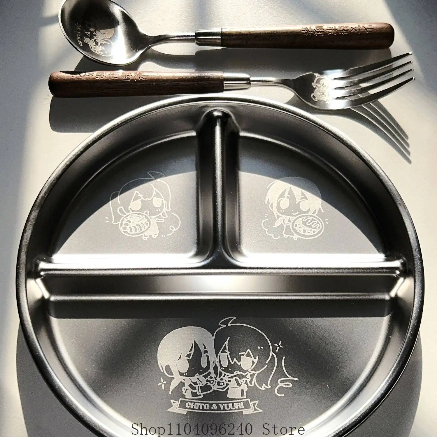 

Theme Plate Tableware Spork Compartment Plate Fork Spoon Mascot Gifts Anime Cosplay Halloween Girls' Last Tour Chito Yuuri