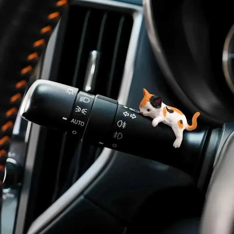 5 Stück Mini-Cartoon-Katzen-Autodekorationen, niedliche Katzenbilder zur Randdekoration von Autoscheiben, kreative Mikrolandschaften – Detail 4