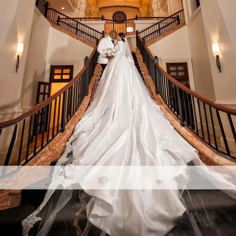 Personalizado mais novo vestido de baile plus size preto mulher vestidos de casamento trem catedral com decote em v cetim mangas compridas abito da sposa nupcial