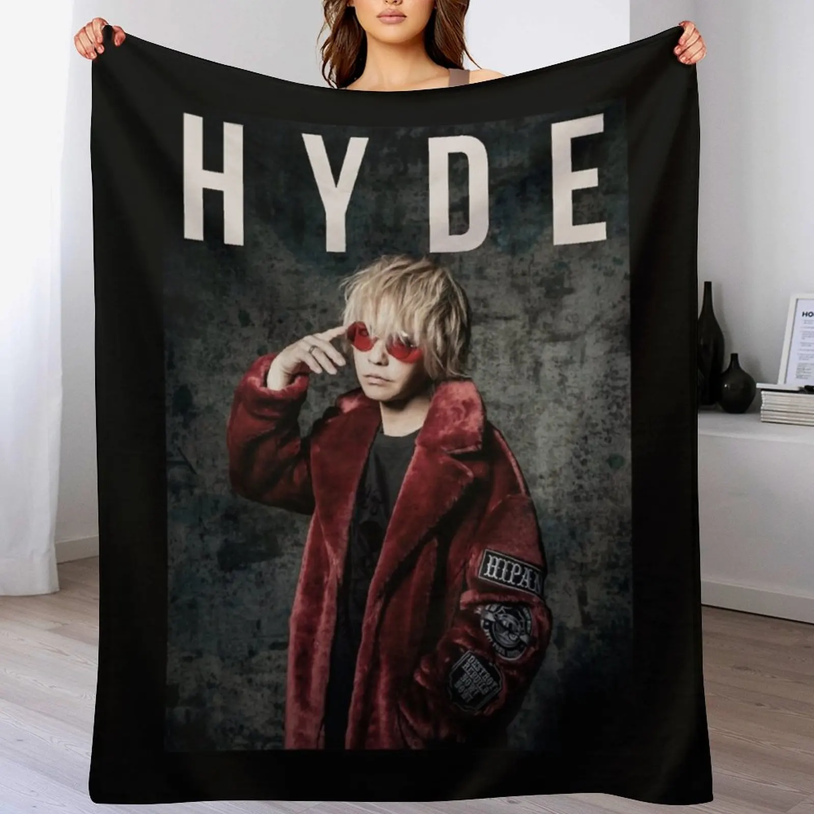 

HYDE L'Arc-en-Ciel and VAMPS Vocalist Classic Throw Blanket blankets and throws Cute Plaid Blankets