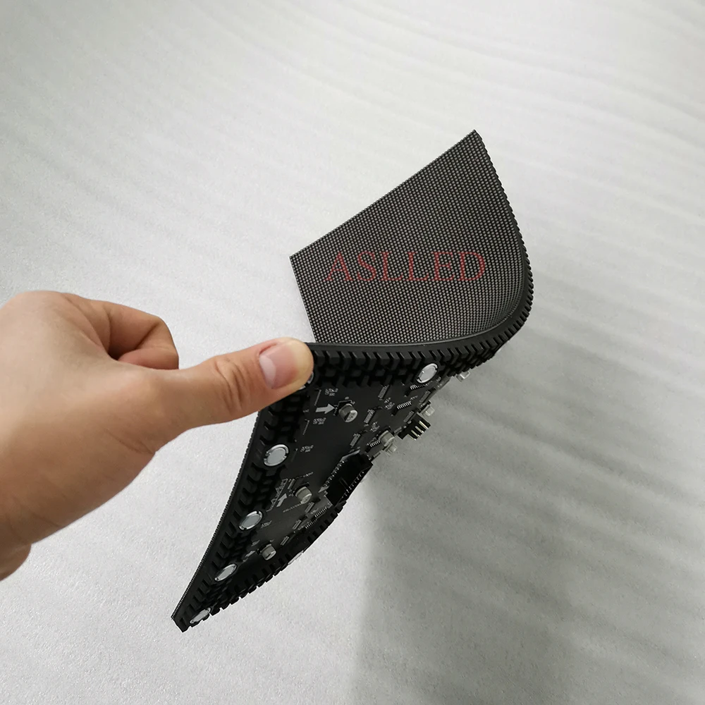 P2.5 LED Display Screen Flexible Soft 320*160MM LED Module Curved LED Advertising Display for Indoor