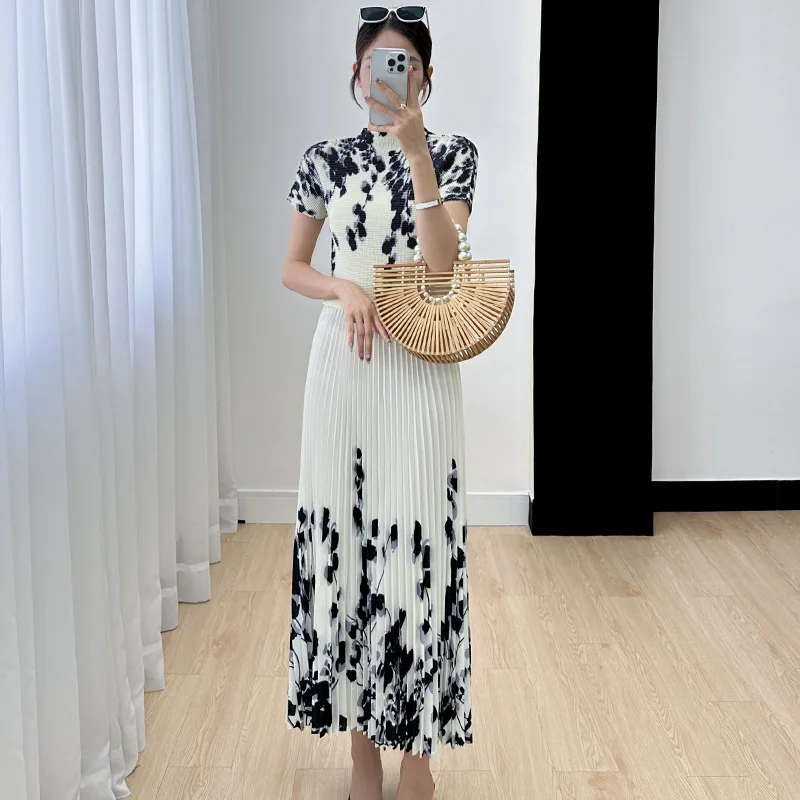

Miyake Advanced Pleated Set for Women's 2023 Summer New Printed Short Sleeve T-shirt+Pleated Half Dress Fashion Two Piece Set
