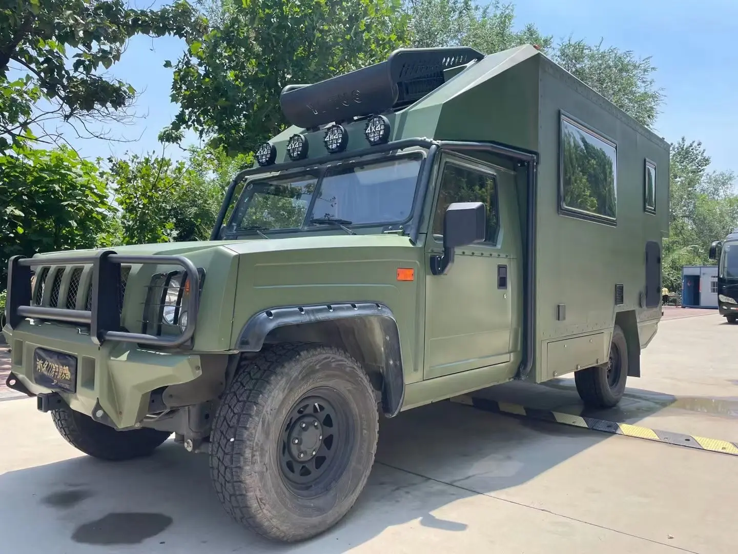 Tandem Axle Aluminum Off-road RV 4x4 Overland Luxury Caravan Grid Mobile Home Camper Trailer Independent Suspension Thetford
