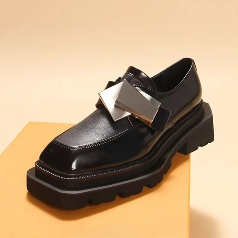 

Новые модные свадебные туфли для женщин: лоферы с квадратным носком из натуральной кожи на толстой подошве, увеличивающие рост, повседневные и нарядные.