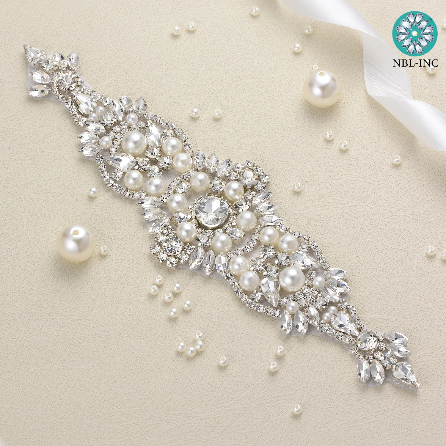 (30pcs) Wholesale bridal crystal rhinestone pearl applique patch hand beaded iron on sew on hot fix for wedding dress WDD1184