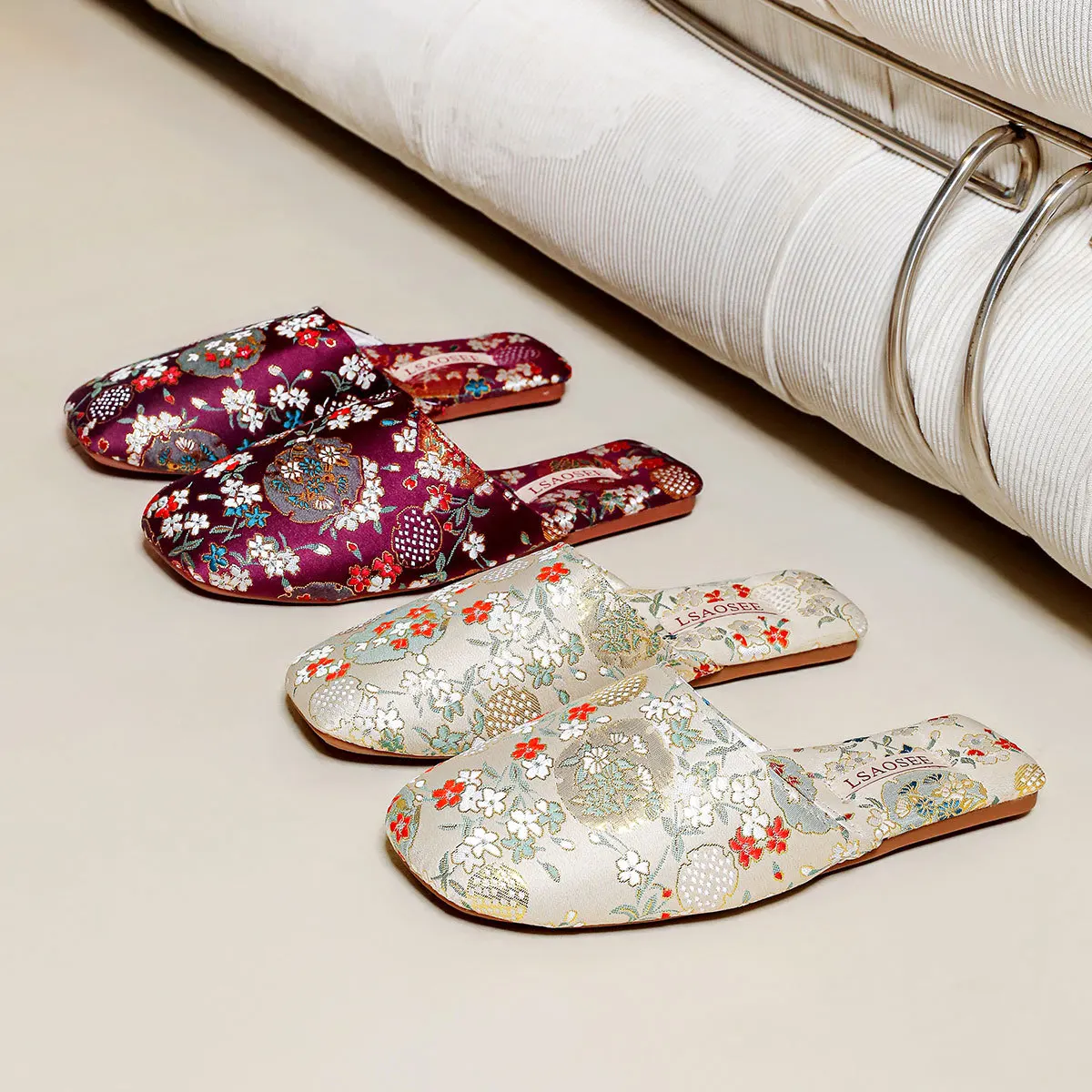 

Women's All Seasons New Chinese Style Satin Retro Embroidered Linen Summer Home Slippers with Non-Slip Lightweight Rubber Sole