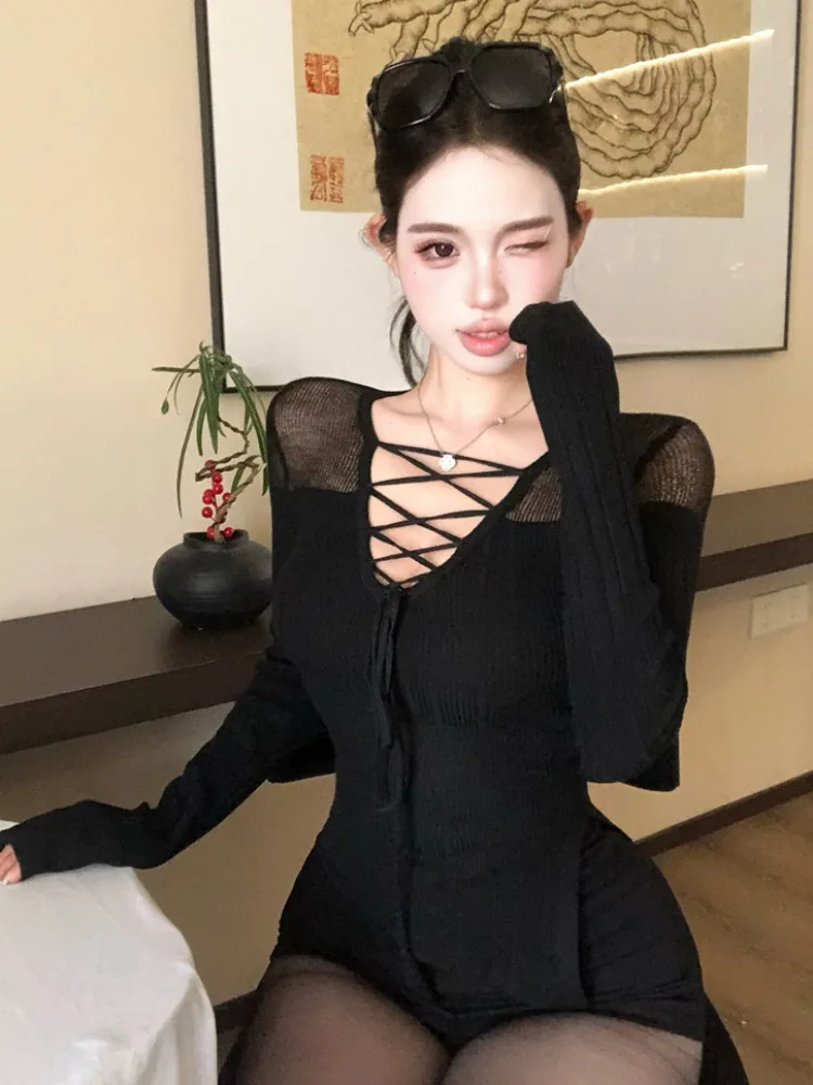 

Pure Desire Style Women's Long Sleeve V-Neck Knitted T-Shirt Slim Fit Waist Cinched Black Top City Walk Skin-Friendly Breathable