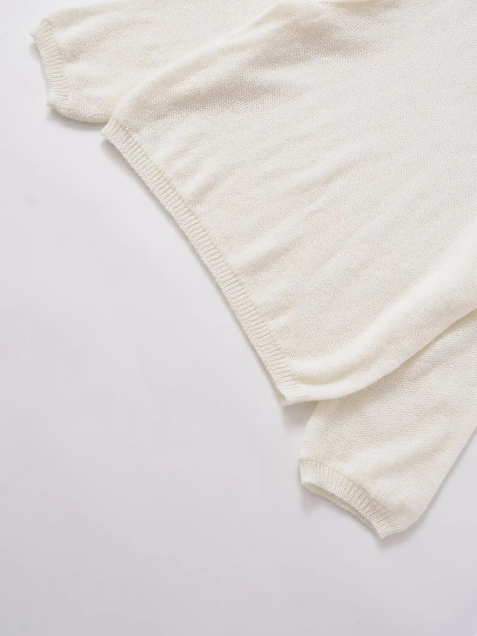 2025 خريف جديد المرأة أعلى نمط أبيض طويل الأكمام الأساسية بسيطة بلوفر مغزول موضة عادية كسول تنوعا #4