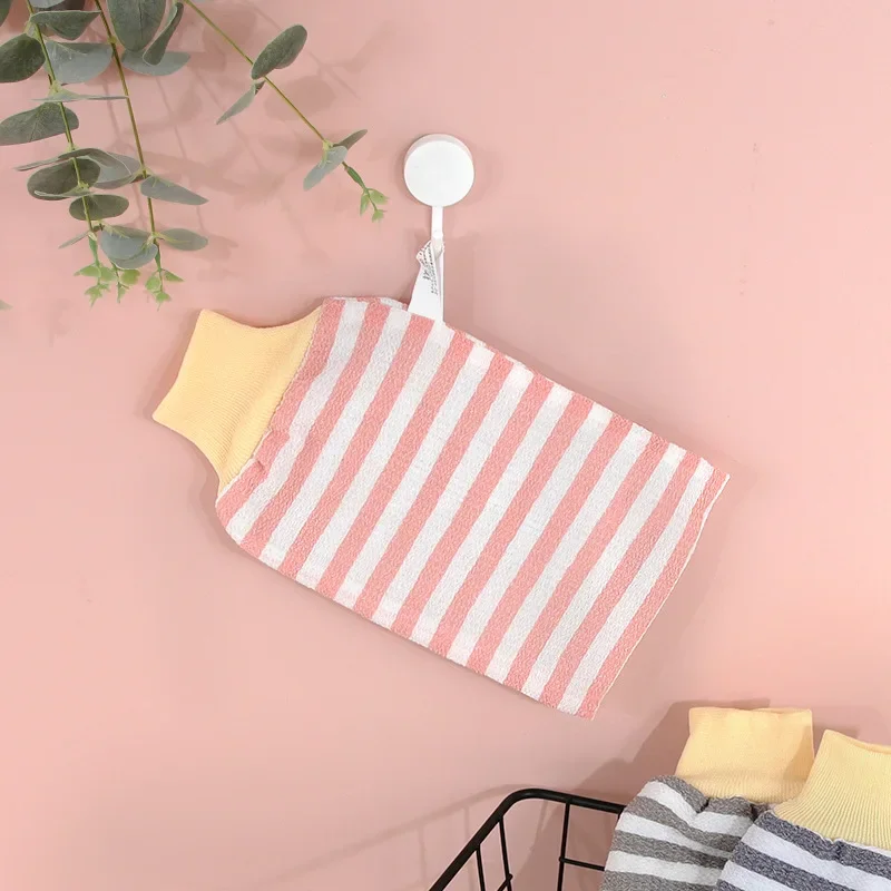 大人の女性向けの強力な汚れ除去バスグローブ – 刺激なく古い角質を除去する家庭用角質除去バスツール