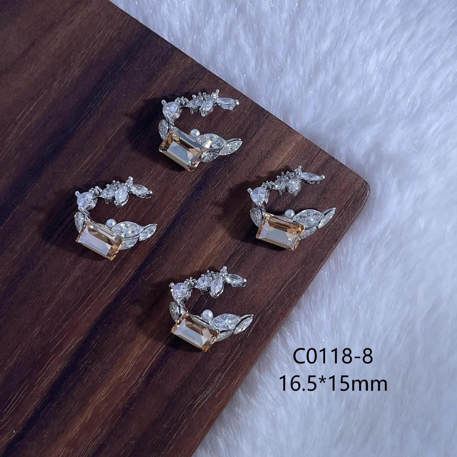 4個入り カニウ スパークル ジルコン ラグジュアリー クレセントムーン ネイルチャーム シルバー合金 フラットバック ラインストーン マニキュアデコレーション アートデザイン付き