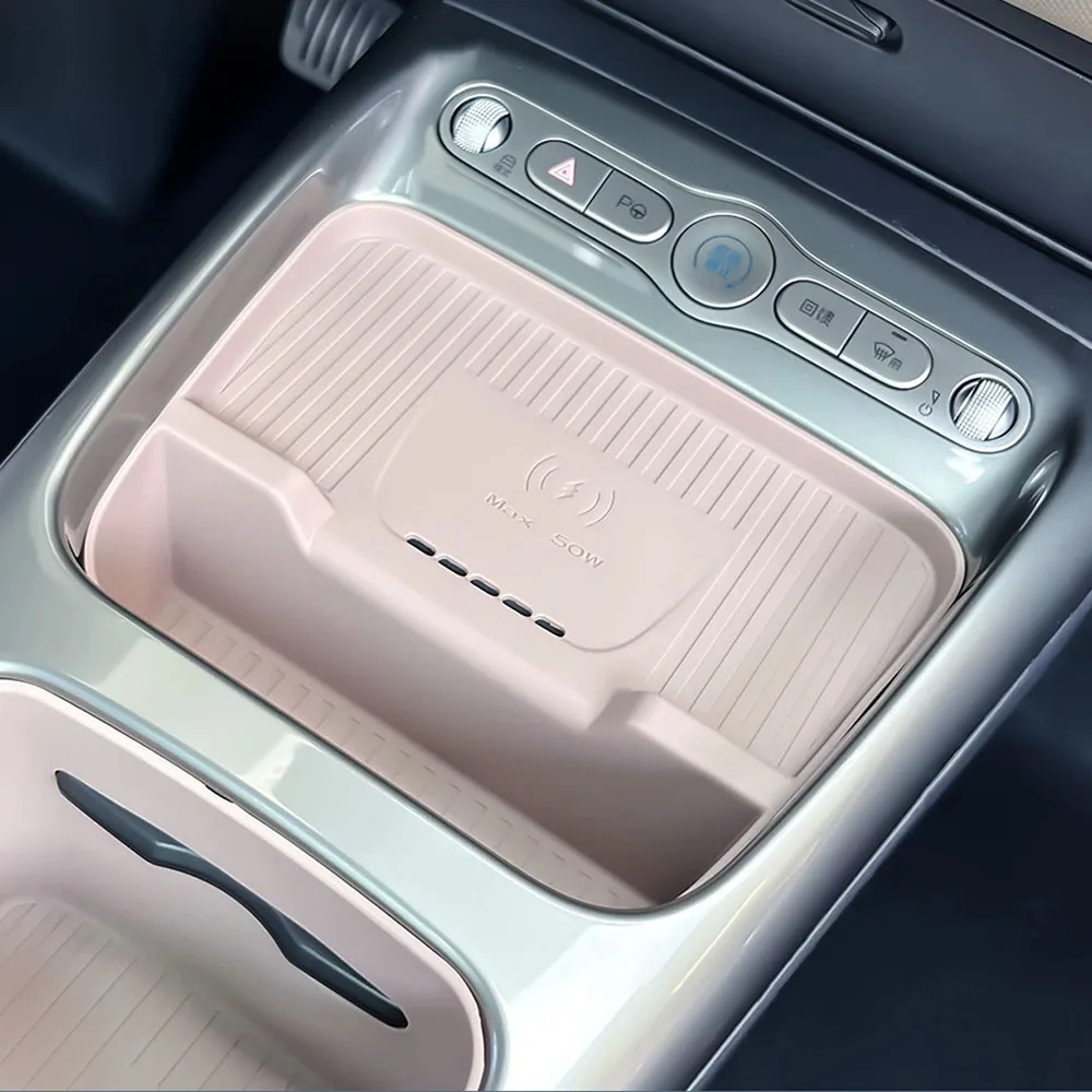 

Для BYD Dolphin Smart Driving Edition 2025, силиконовая накладка с беспроводной зарядкой, автомобильные детали, устойчивая к пылу и пятнам защитная накладка