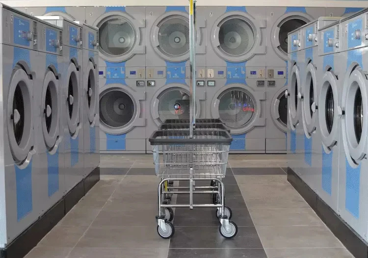 Wäschekorb aus verchromtem Draht, Wäschekorb mit Rad