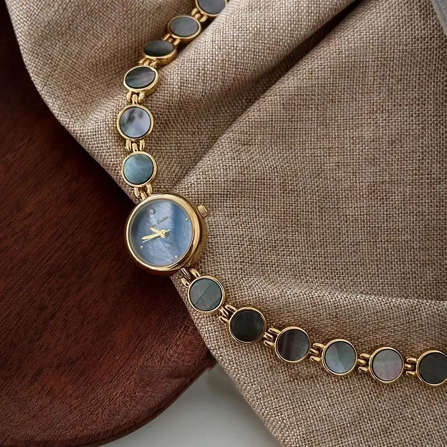 NEW Retro Deep Sea Shell Woman' Watches With Round Bracelet, High-end Niche Small Dial, Paired With a Dress, An Exquisite Gift view 3