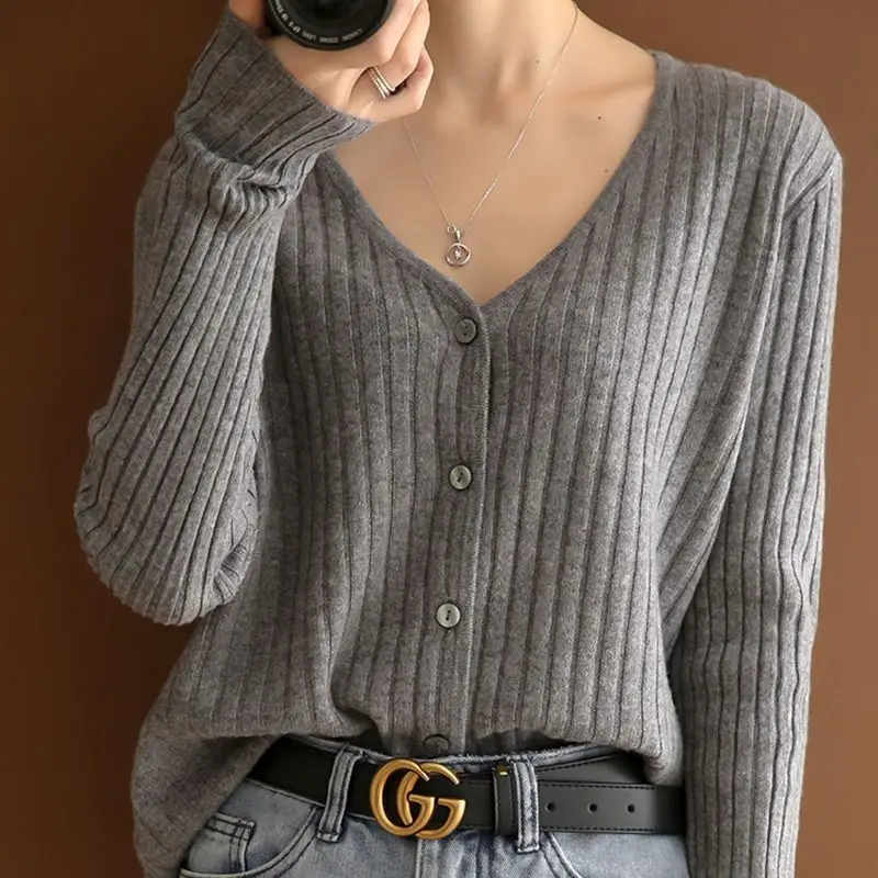 2023 Spring and Autumn Women\'s V-neck Button Cardigan Loose Knitted Solid Color Casual Fashion Elegant Commuter Long Sleeve Tops