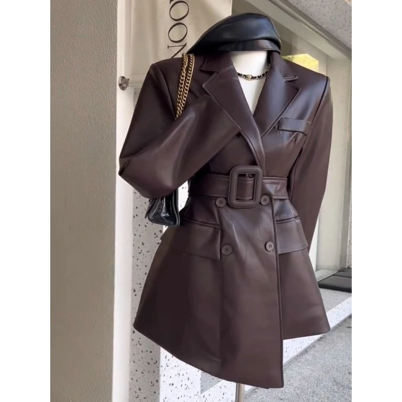 

This Is Trendy Retro Super Good-looking Leather Jacket for Women in Autumn Exudes Mature Sophisticated Style with Cinched Waist