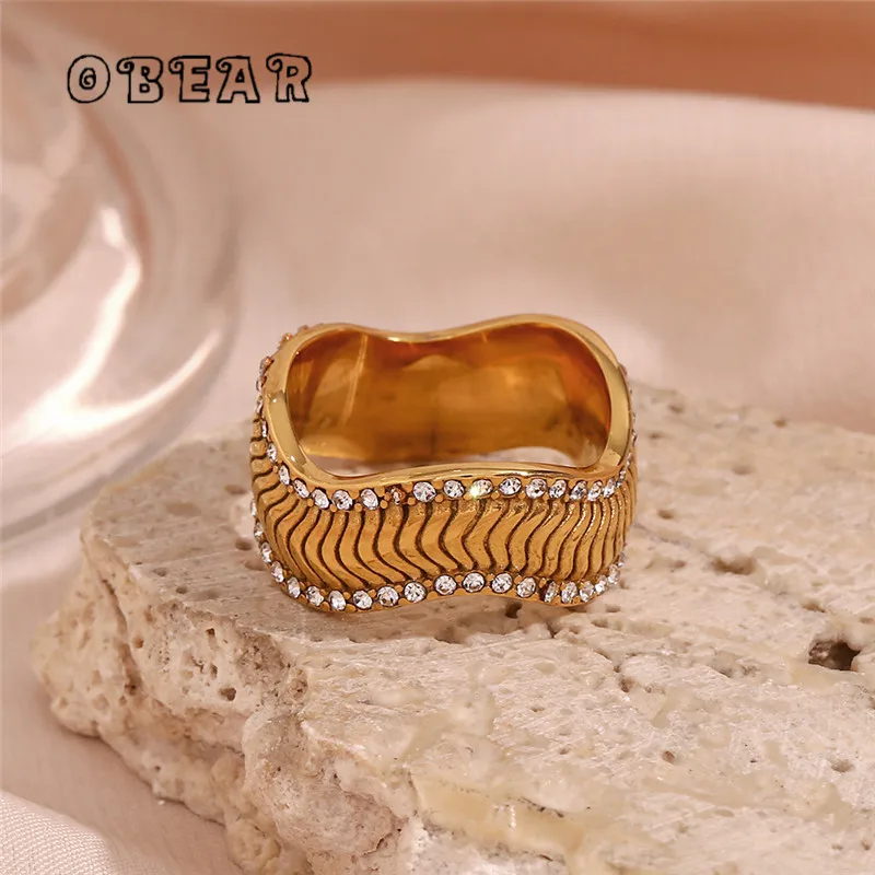 

Personalized Shiny Wave Snake Bone Ring Women Stainless Steel Plated With 18k Gold High-Quality Banquet Jewelry