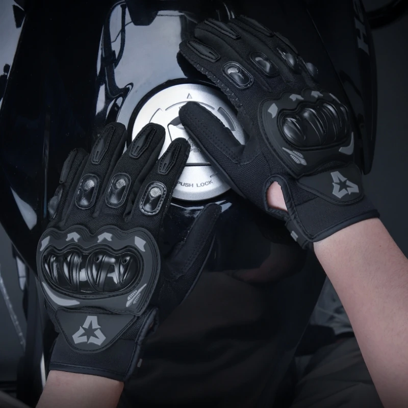 Thumbnail 3 - #9 Best Gloves to Buy In 2026