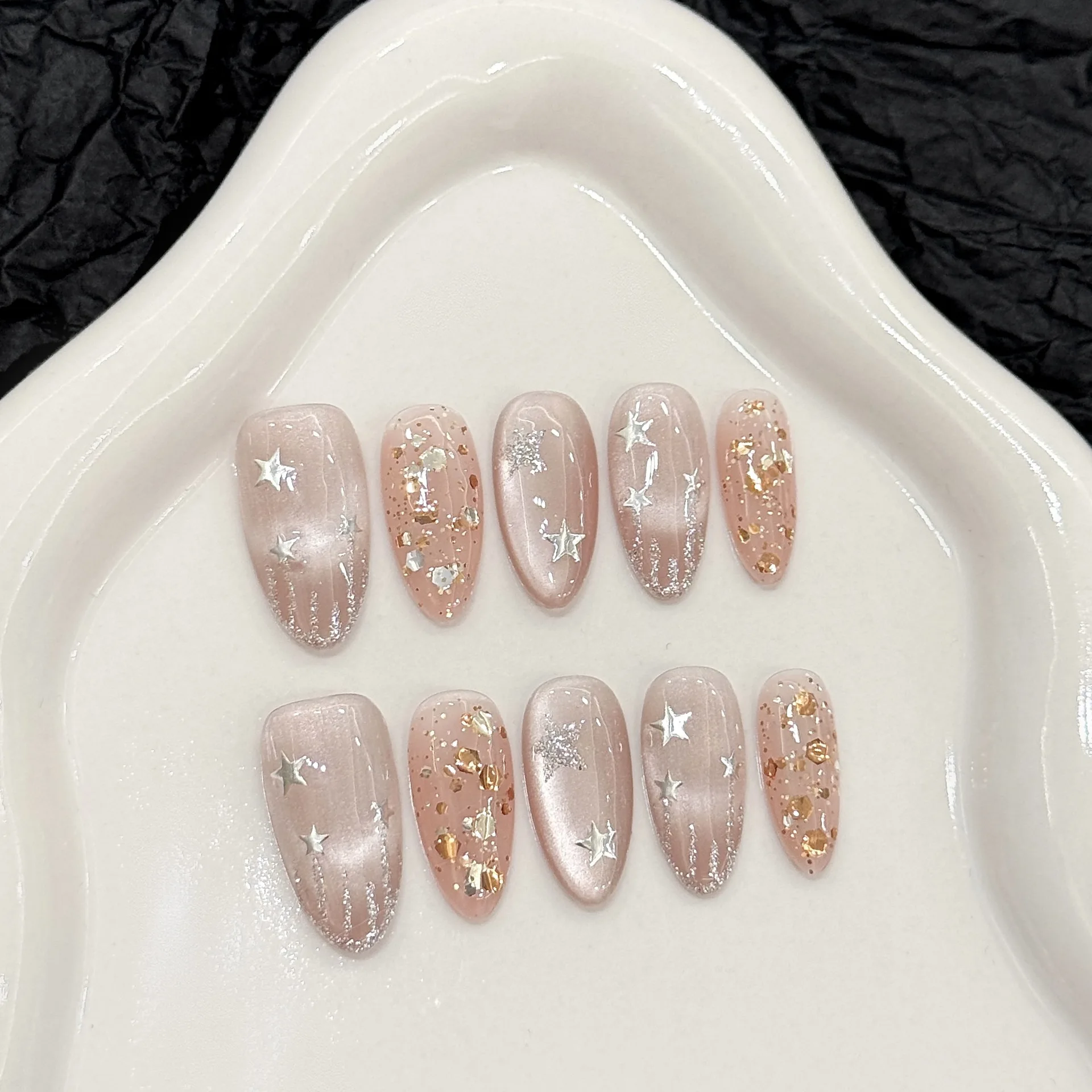 

10pcs Handmade Nude Cat Eye Press on Nails Shiny Sequins Design Fake Nails Wearable Short Almond Sweet Korean False Nail Tips