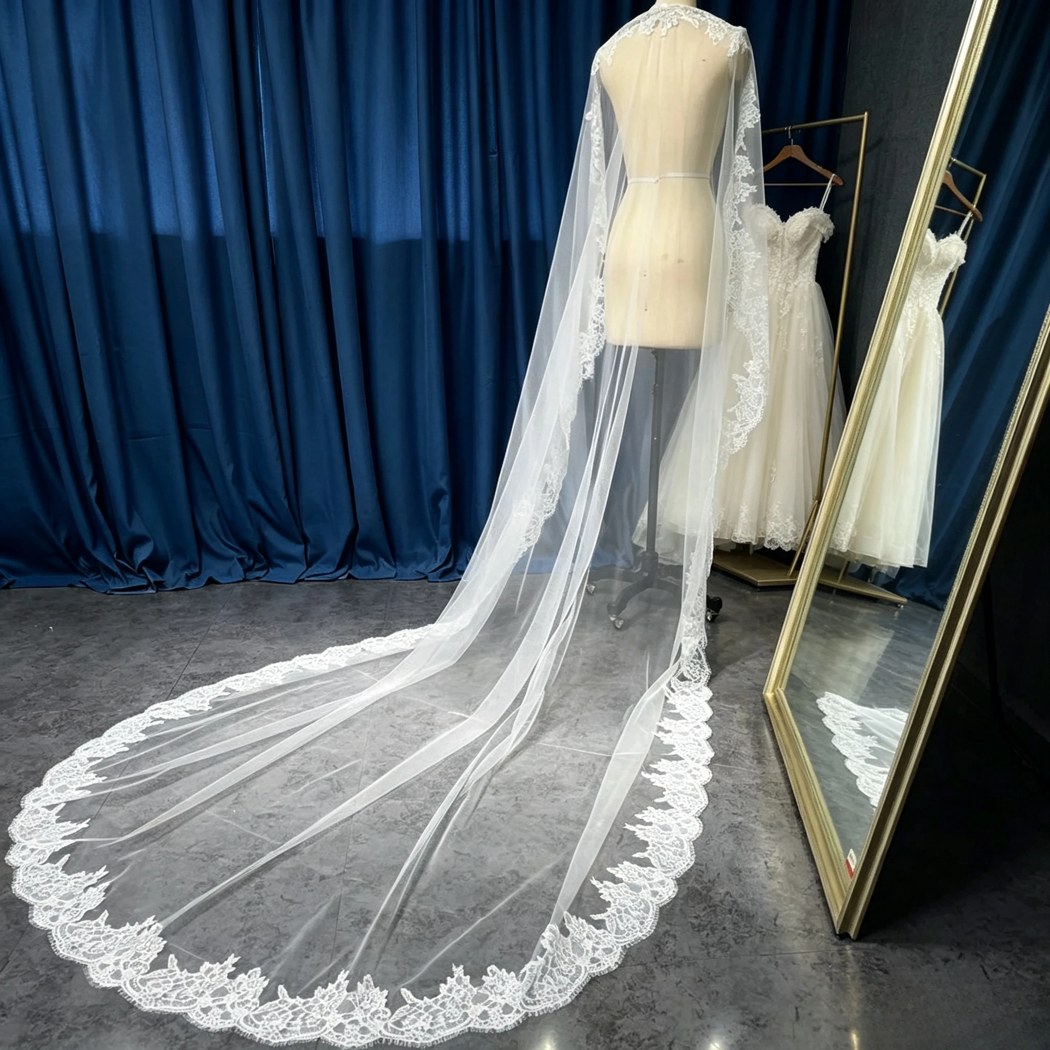 Customized Romantic Eyelash Lace Mantilla Wedding Veil with Hidden Comb 3M Long 1.5M Wide Bridal Veil Single Tier Wedding Dress