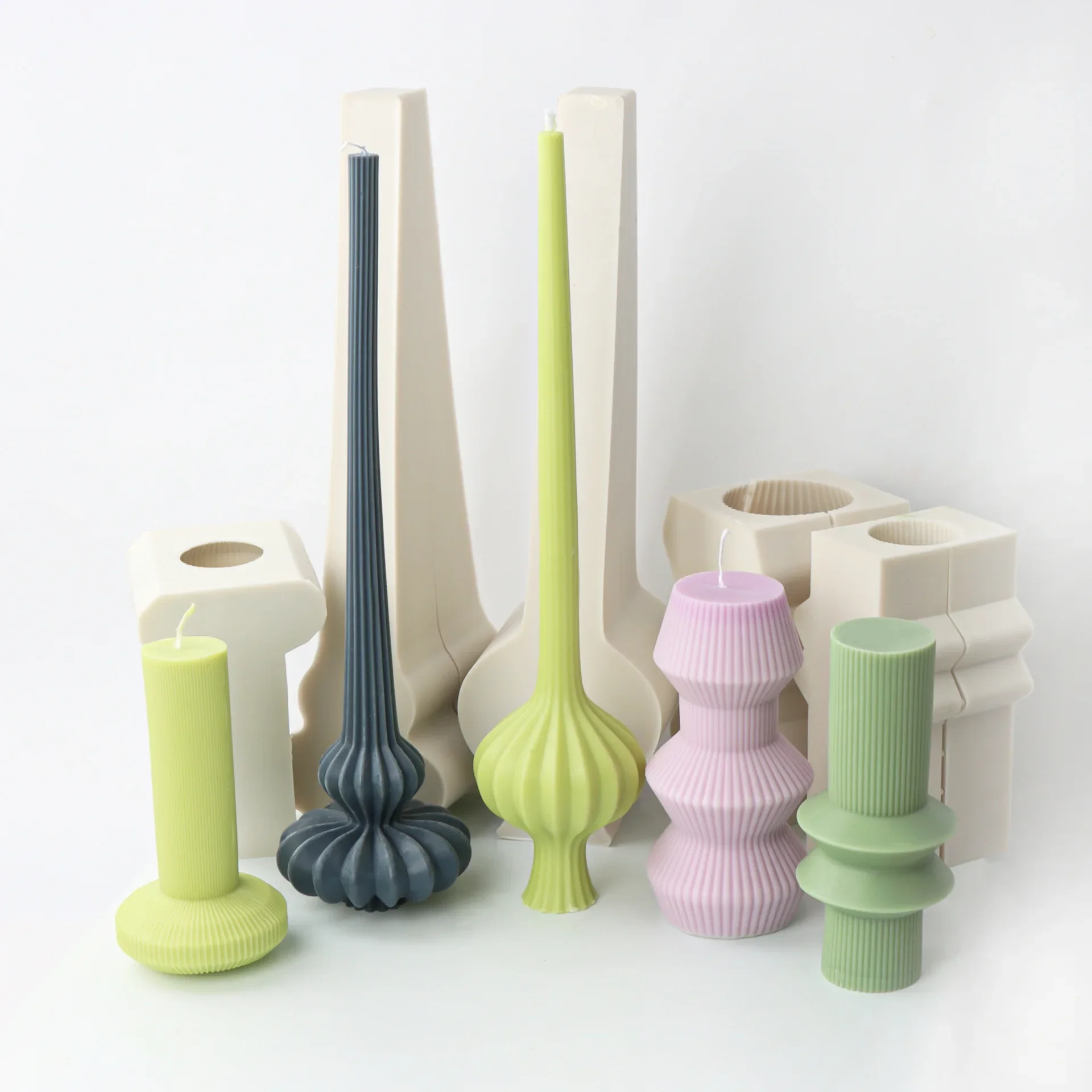 

Nordic Style Silicone Vase Striped Column Candle Mold Lengthened Vertical Pattern Aromatherapy Column Candle Making Kit