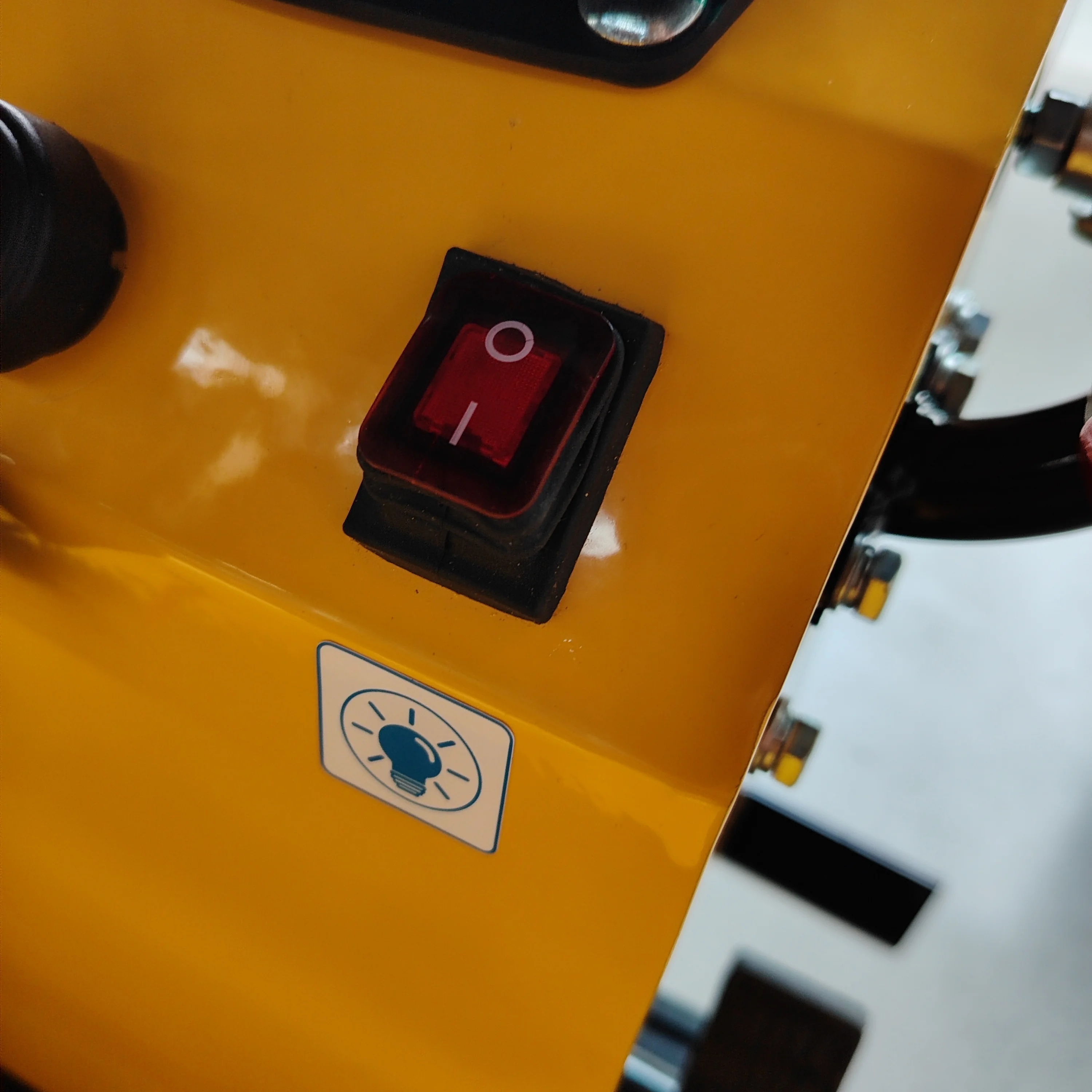 Flexible & Convenient Tailess 0.8T EPA Mini Excavator (Customizable):  High - Efficiency  Choice for  Urban &  Landscaping Work