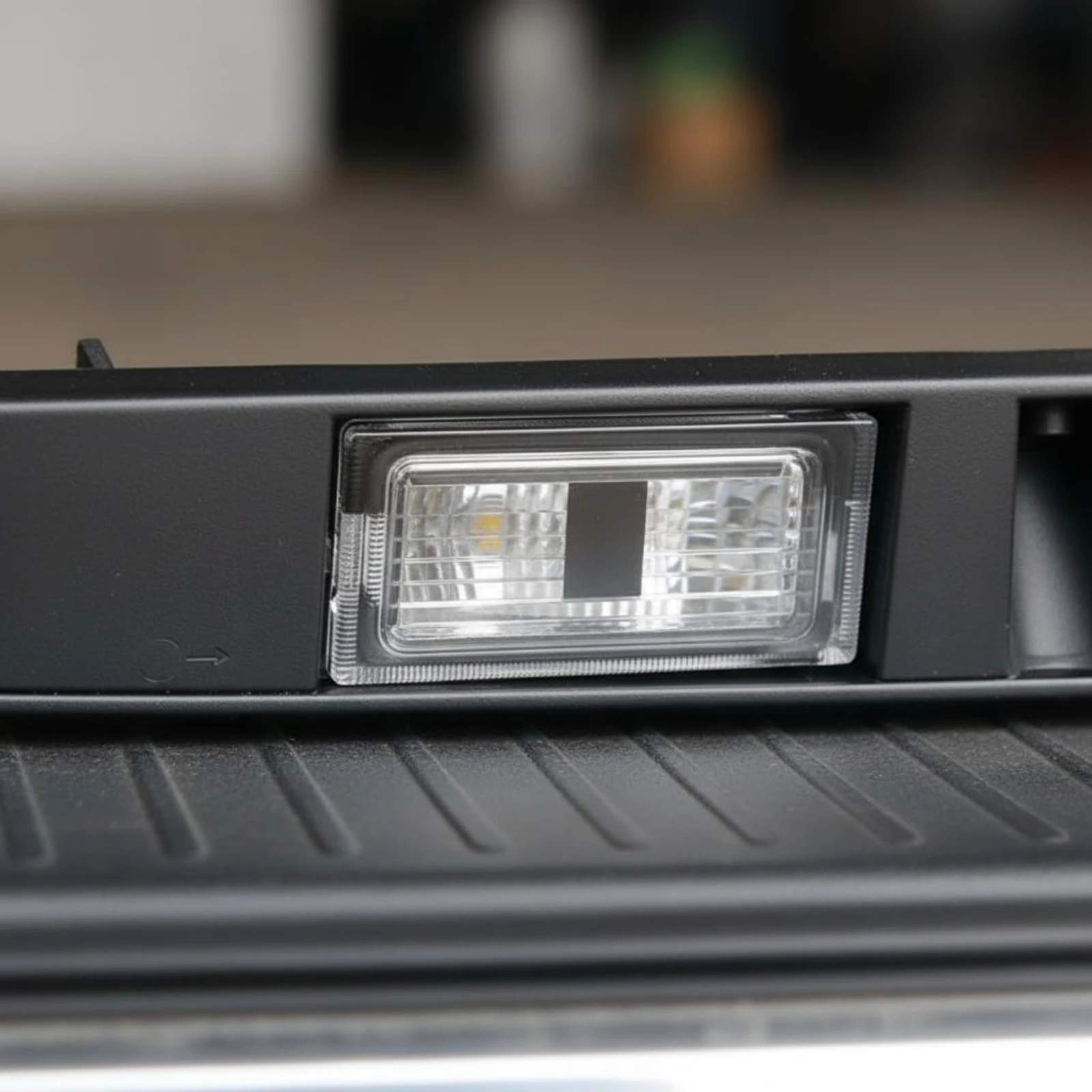 

Trunk Lid Handle Light with Lamp Trunk Lid Handle Auto Part Easy to Install Car Accessory Corrosion-Resistant