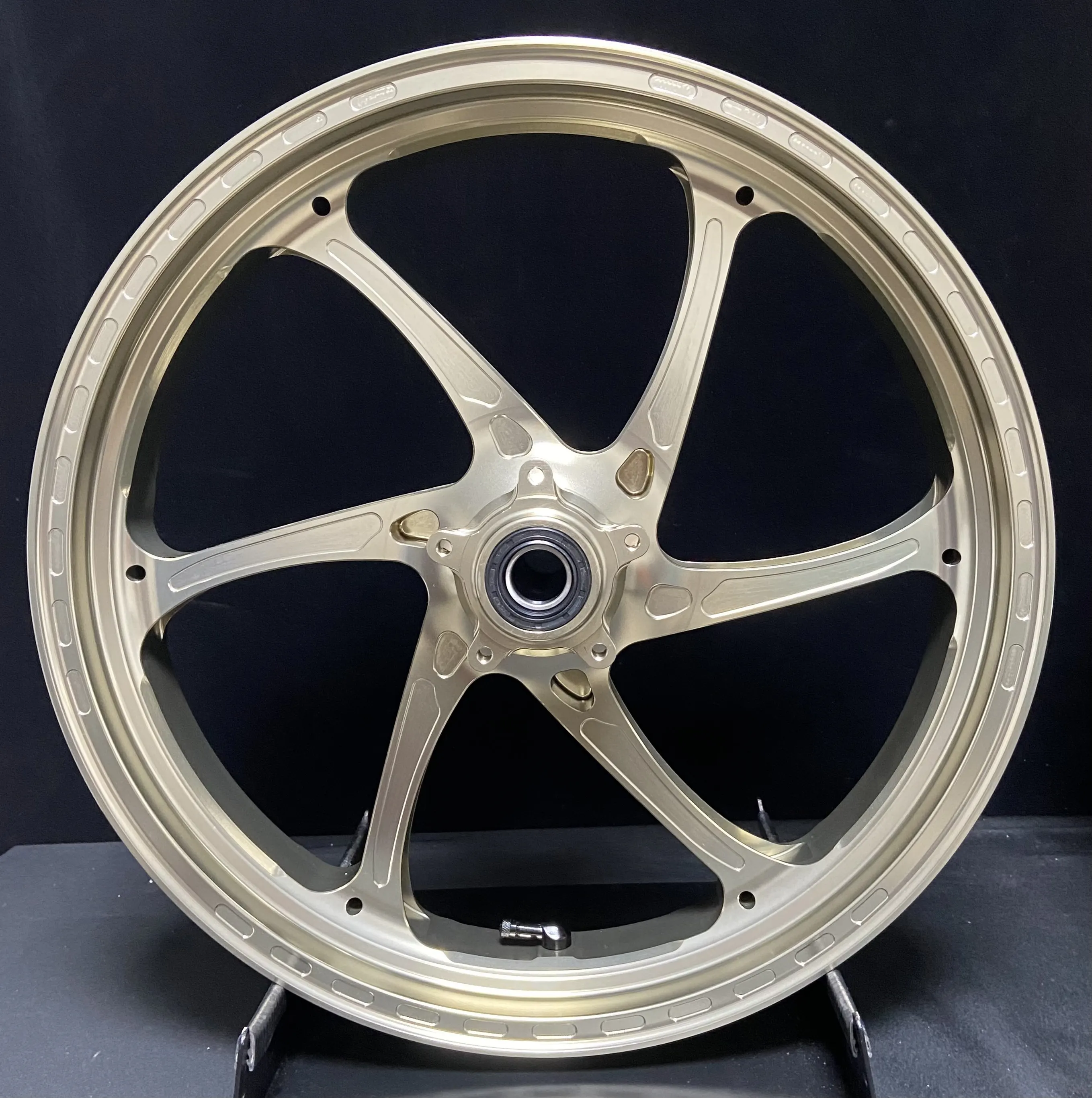 Suitable for Ducati Panigale V2 Forged Wheels 17x3.5 17x5.5 CNC Machined 6061-T6 Aluminum Racing Performance Motorcycle Wheel