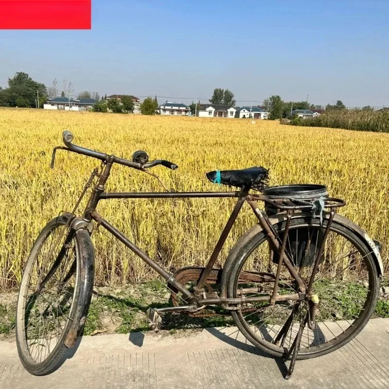 Folk nostalgia 8090s old-fashioned bicycle 28 bars sorbet box old objects farmyard film and television props