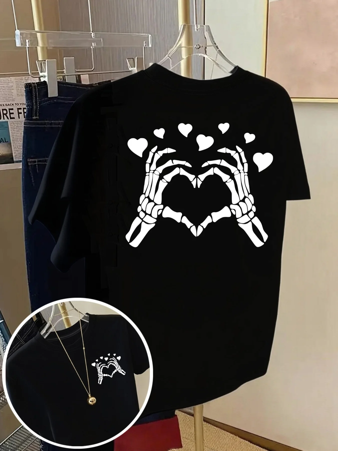 Casual Short Sleeve T-Shirt Featuring A Skeleton Hands Heart Design Women's Fashion Graphic T Shirt for Day of The Dead Clothes