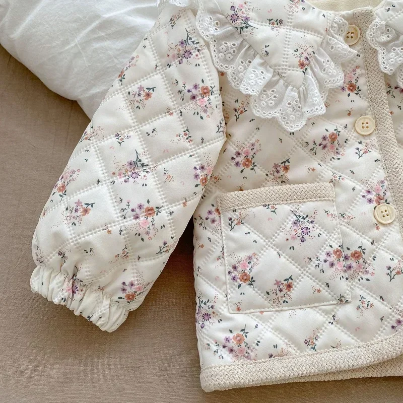 Abrigo de flores para bebé y niña, chaqueta gruesa y cálida de manga larga con cuello Peter Pan, ropa de abrigo de princesa para niños de 0 a 3 años, invierno, 2023