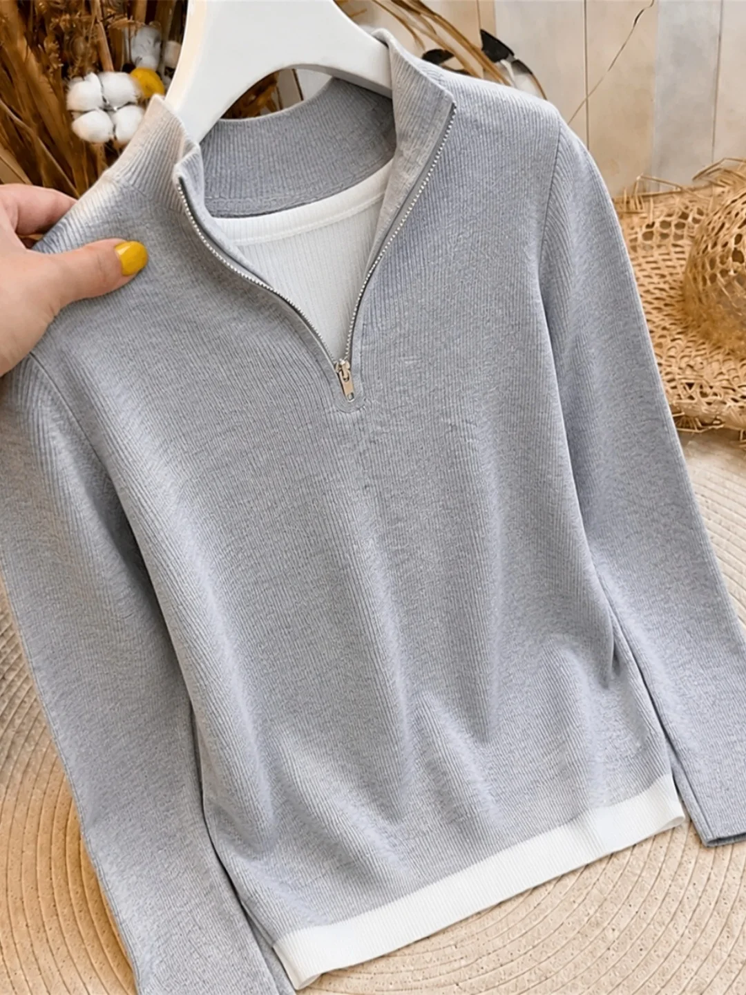 Fall 2026 Women's Long Sleeve Knitted Sweater Versatile Color Block Design Korean Style Commute Fashion Straight Cut Top