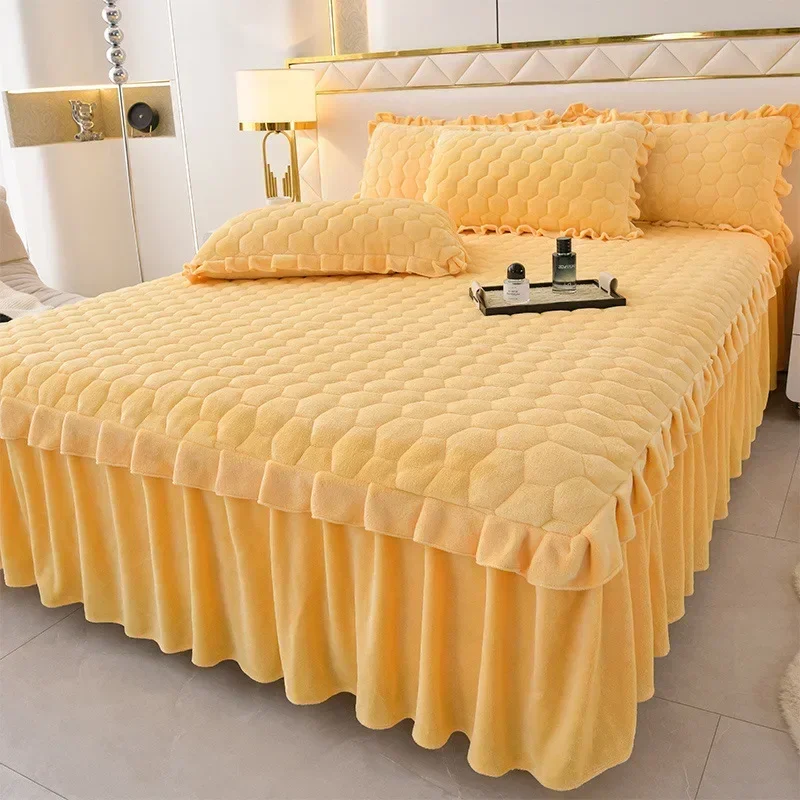 

2024 new solid color Korean version lace milk fleece bed skirt padded cotton bedspread plain milk fleece