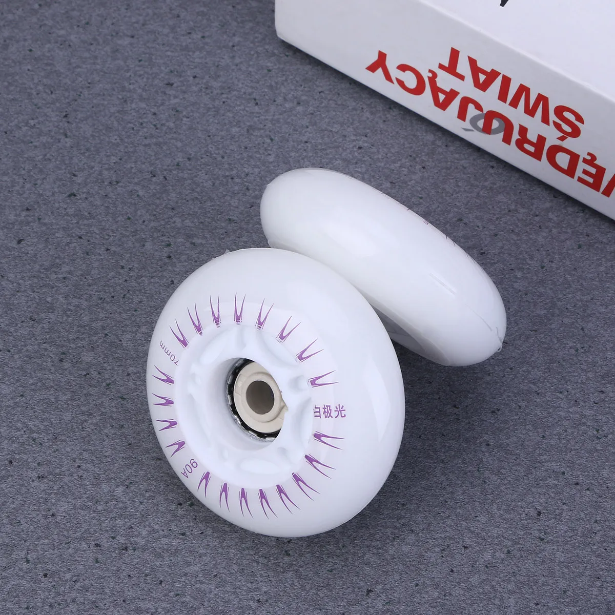 

2 шт. 70-мм роликовые колеса для коньков, светящиеся, прочные, твердость 90A, аксессуары для уличных коньков, меняющие цвет, светящиеся в темноте