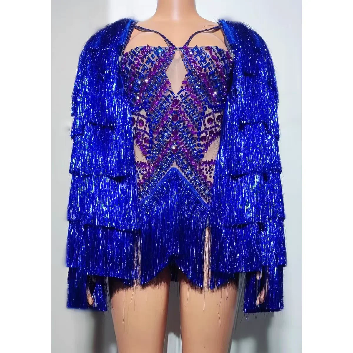 Europeu e americano sexy cheio de diamante emagrecimento saia bar boate dj feminino cantor festa dança equipe tema mostrar roupas palco