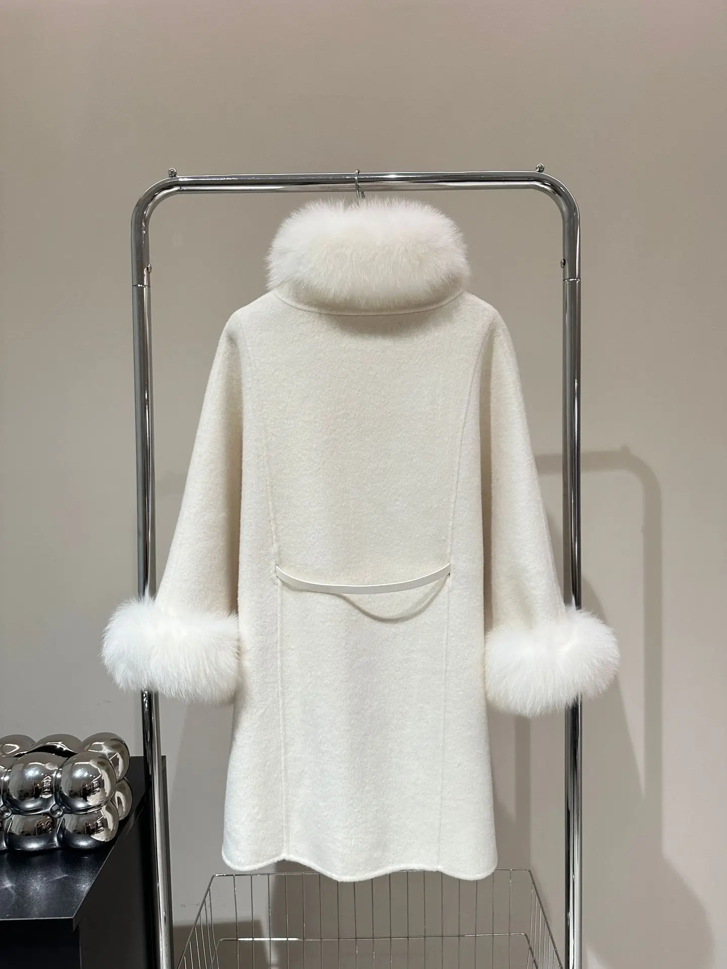 Nuova moda femminile due lati Cashmere Poncho di lusso Streetwear donna pelliccia di volpe O collo allentato lungo maniche Dolman cappotto con cintura