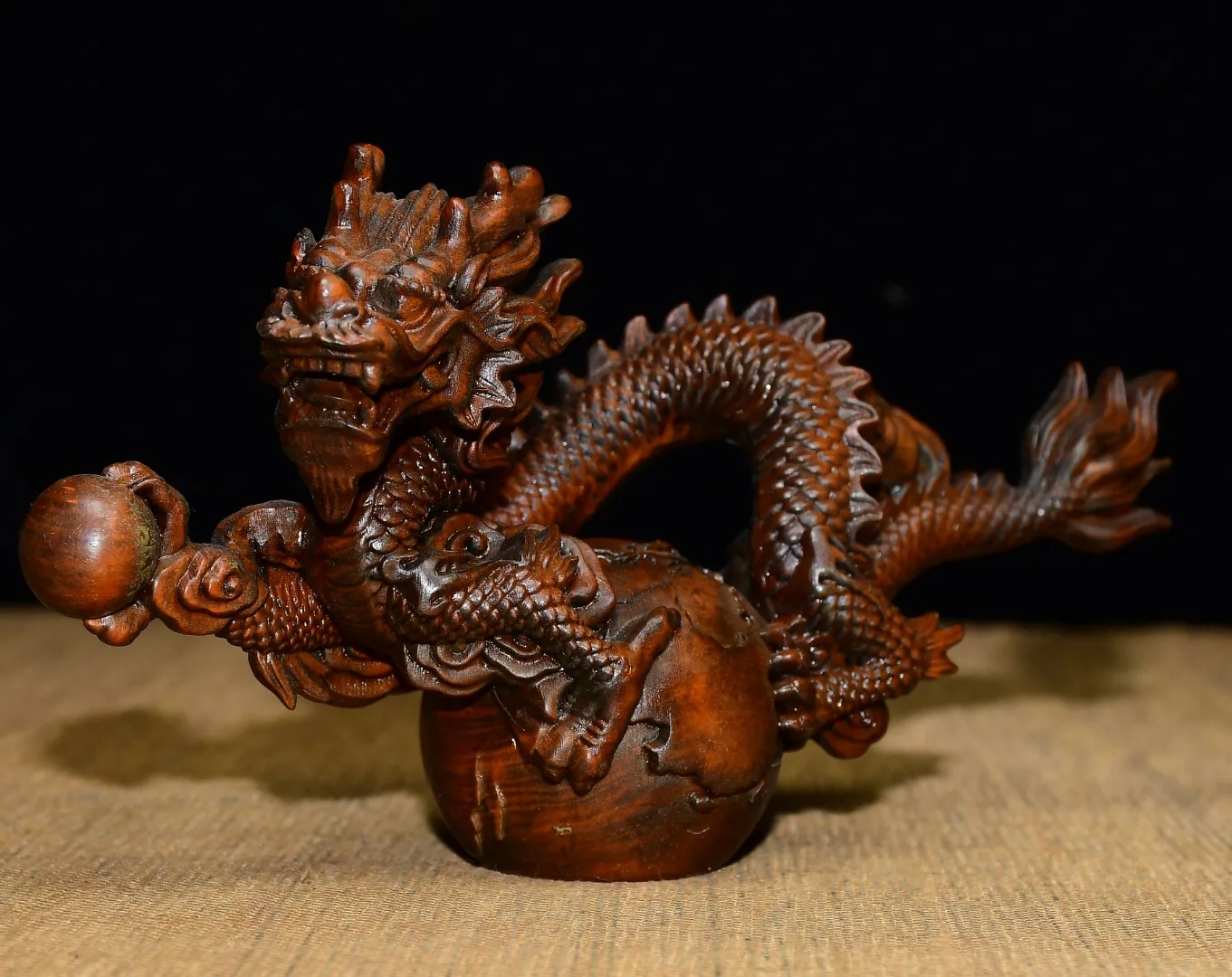 Collection Old Boxwood carving Ball statue Chinese Loong dragon statue tease Study Amass wealth Ornaments Town house