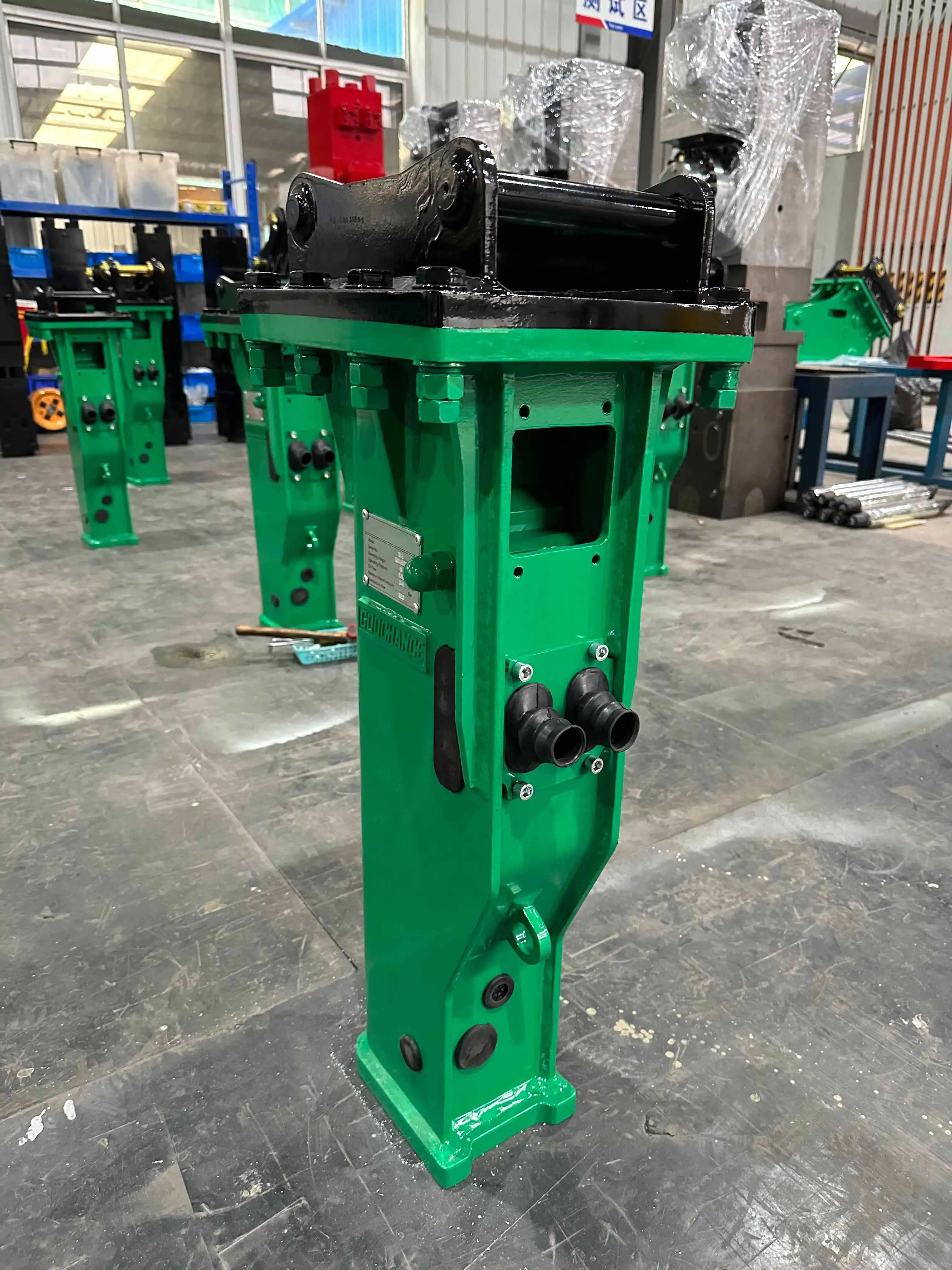 Garanzia del martello idraulico SB81A GCB220S Interruttore idraulico a scatola di tipo silenzioso per escavatore da 18-26 tonnellate