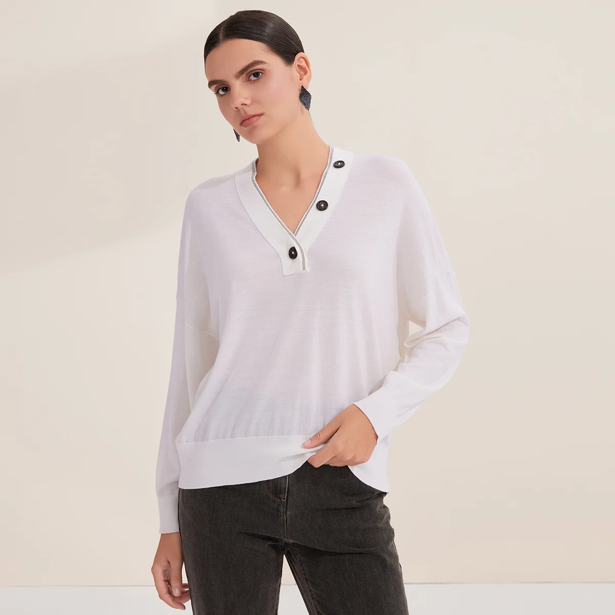 BD4521230 Women's 100% Wool Long Sleeve V-Neck Pullover Sweater with Decorative Buttons for Fall