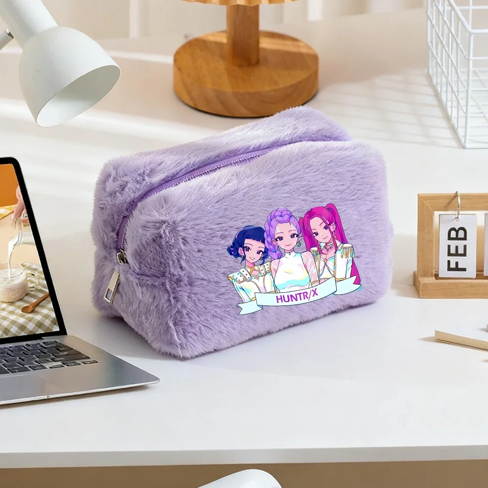 Kosmetyczka Dziewczęca Demon Hunter Pluszowa Miękka Urocza z Nadrukiem Anime Kobieta Y2K Kawaii Przenośna dla Dzieci na Klucze Monety Przybory Toaletowe w Etui Kosmetycznym