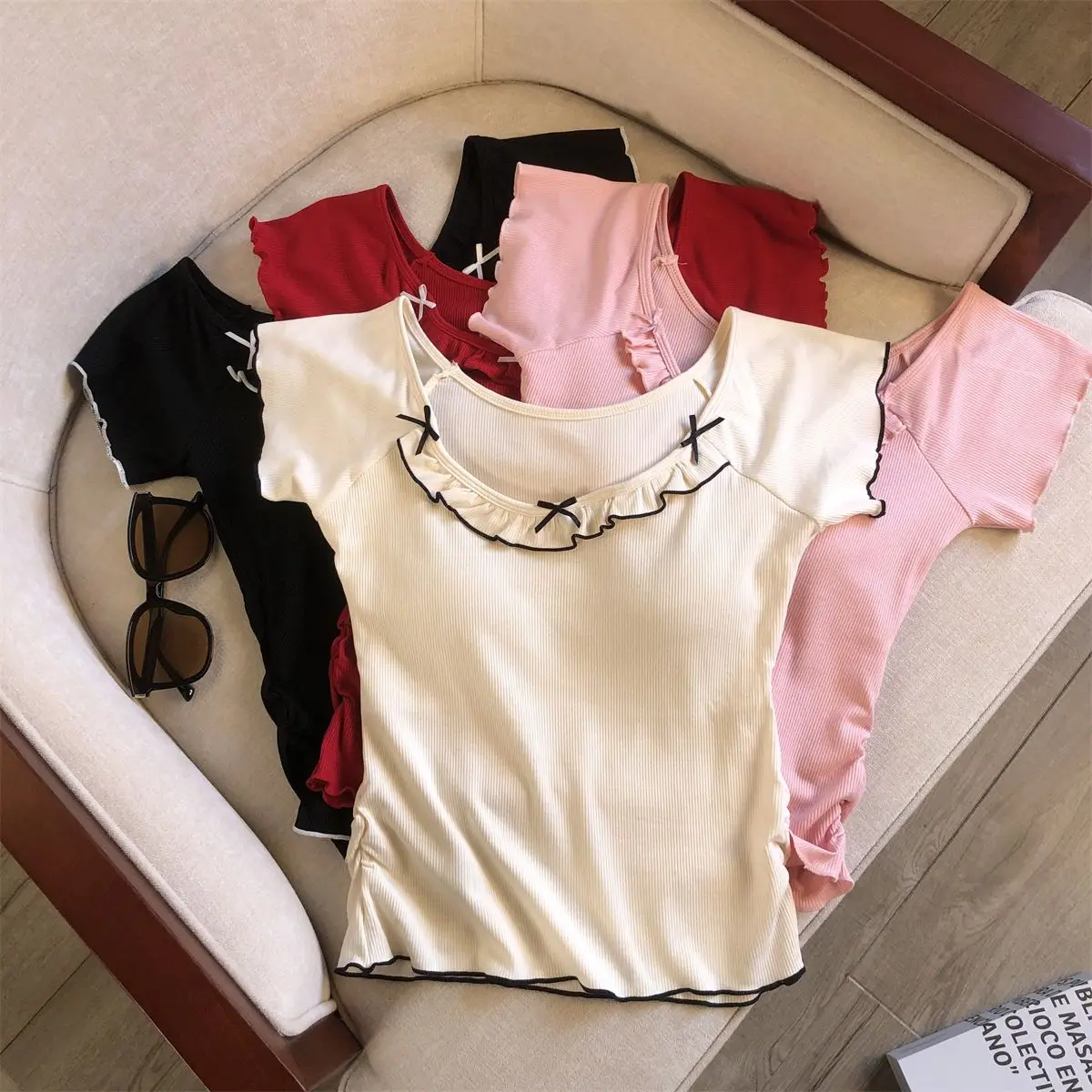 

Рекомендовано Эмили Клуд: Модный шелковый топ-бюстье Pure Desire Hot Girl с U-образным вырезом, узлом и деревянными элементами, женский.