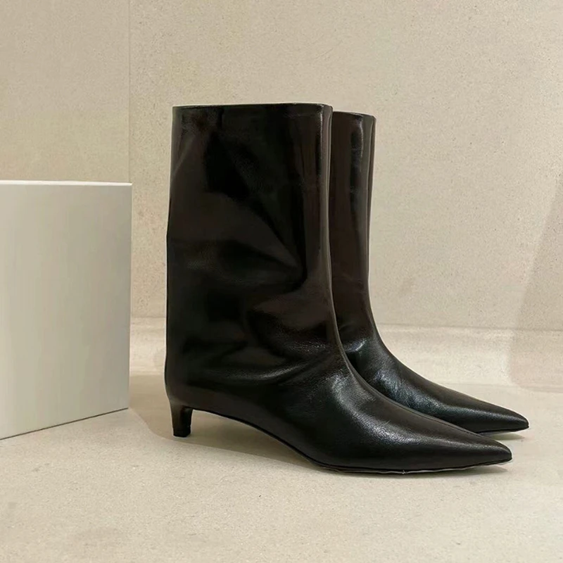 

2025 НОВЫЕ женские модные и высококачественные популярные ботильоны, модные туфли на квадратном низком каблуке, лаконичные короткие ботинки