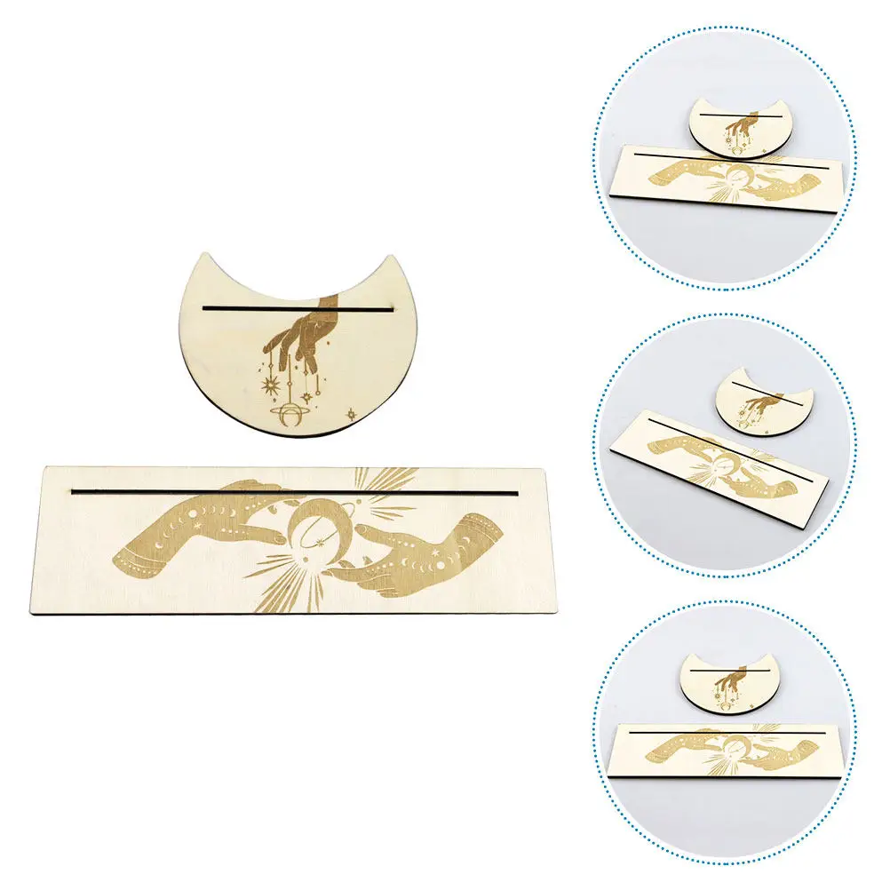 

Деревянная подставка для карт Таро с изображением фаз Луны, для гадания, ритуалов виккан, декоративный держатель для инструментов.