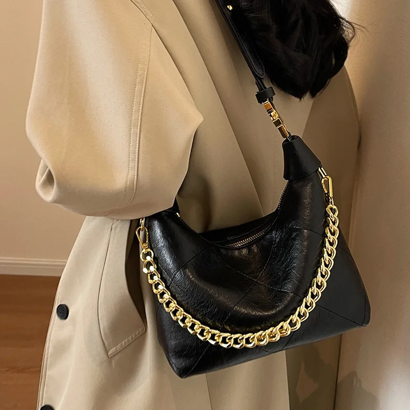 Niche Design Women's Bag Female Fall and Winter 2025 New Retro Chain Shoulder Crossbody Bag Senior Sense Handbag Dumpling Bag