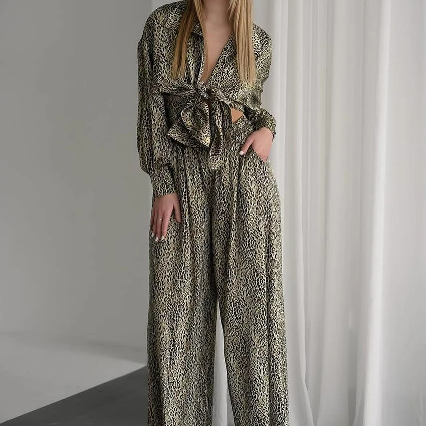 HiLoc Leopard Fashion Woven Inelastic Pajamas Two-Piece Long Sleeve Lapel Single-Breasted Top Elastic Waist Full Length Pants